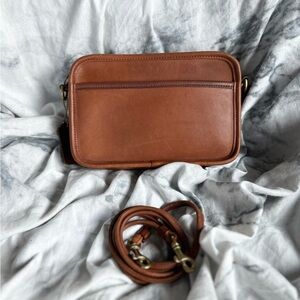 Vintage Coach Carnival CrossBody Bag British Tan Leather 9925